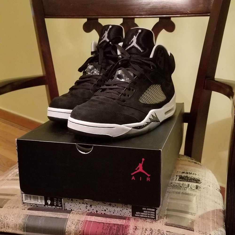 SOLD.....Jordan oreo 5